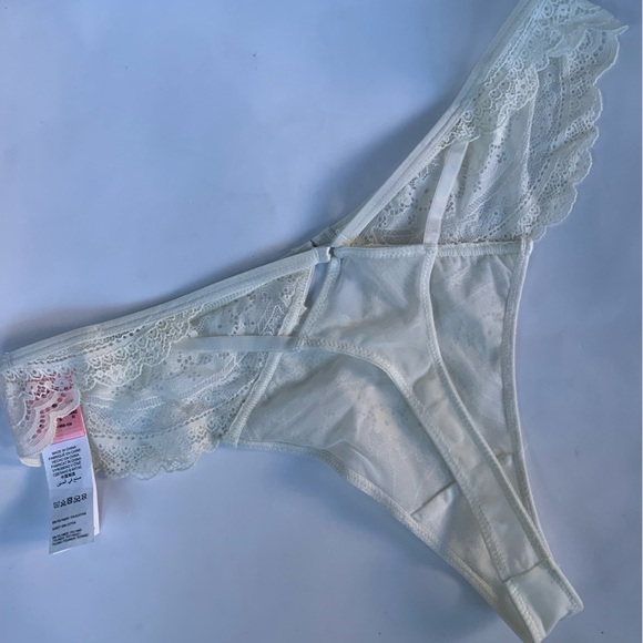 hunkemöller Lace Thong - Picture 6 of 8